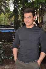 Aamir Khan at Talaash success meet in Bandra, Mumbai on 4th Dec 2012 (45).JPG